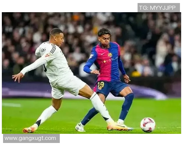 巴萨与皇马西超杯巅峰对决直播全程回顾与精彩瞬间解析 巴萨与皇马西超杯巅峰对决直播全程回顾与精彩瞬间解析