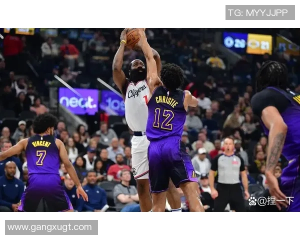 雷霆勇士激战回顾2月7日全场精彩录像重温与分析 雷霆勇士激战回顾2月7日全场精彩录像重温与分析