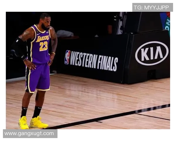 萨克拉门托国王与密尔沃基雄鹿的激烈对决引发球迷热议 萨克拉门托国王与密尔沃基雄鹿的激烈对决引发球迷热议