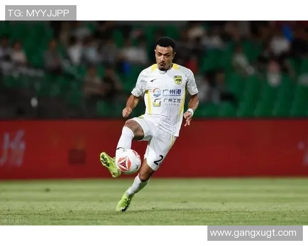 广州豹功败垂成!屈居中甲第3,90天11场不败,两战南通全胜 广州豹功败垂成!屈居中甲第3,90天11场不败,两战南通全胜